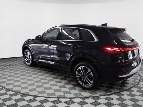 2025 Audi Q5 Premium