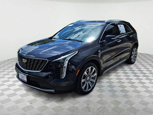 2022 Cadillac XT4 Premium Luxury