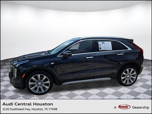 2022 Cadillac XT4 Premium Luxury