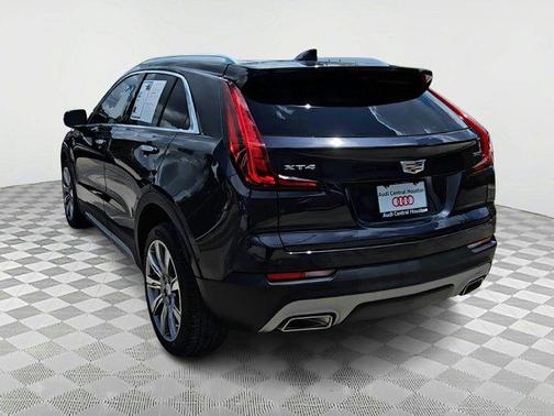 2022 Cadillac XT4 Premium Luxury