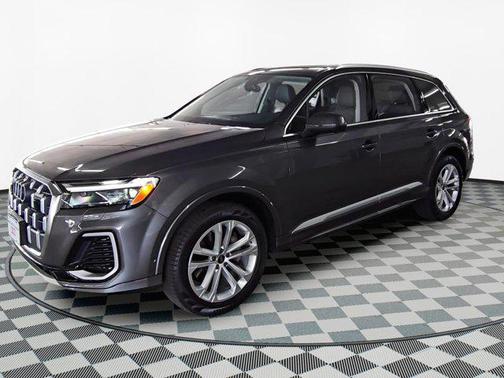 2025 Audi Q7 45 Premium Plus