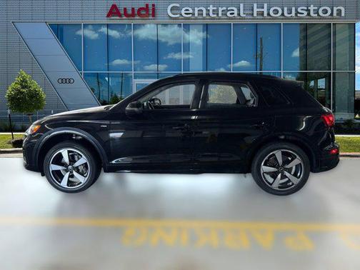 2022 Audi Q5 45 S line Premium Plus