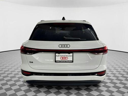 2025 Audi Q6 e-tron Premium