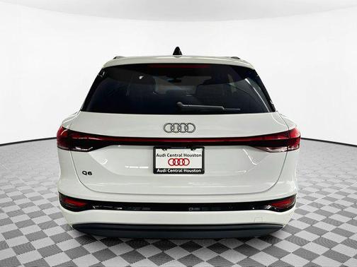 2025 Audi Q6 e-tron Premium