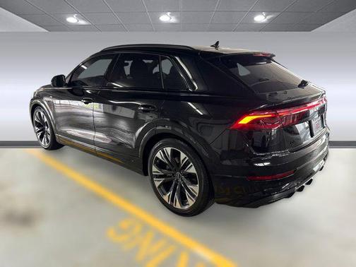 2025 Audi Q8 55 Premium Plus