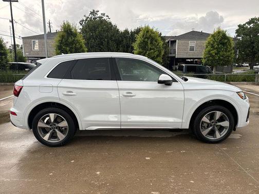 2022 Audi Q5 40 Premium