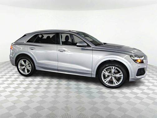 2022 Audi Q8 55 Premium Plus