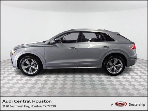 2022 Audi Q8 55 Premium Plus