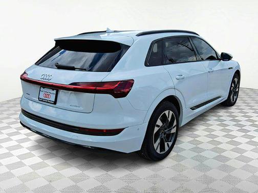 2021 Audi e-tron Premium