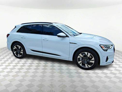 2021 Audi e-tron Premium