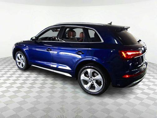 2022 Audi Q5 45 S line Premium Plus