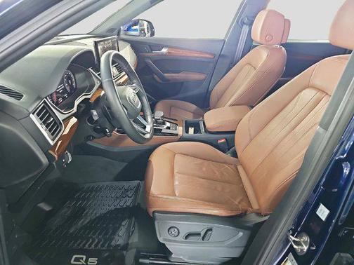 2022 Audi Q5 45 S line Premium Plus