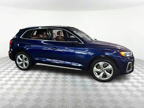 2022 Audi Q5 45 S line Premium Plus