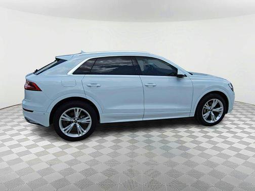 2023 Audi Q8 55 Premium Plus