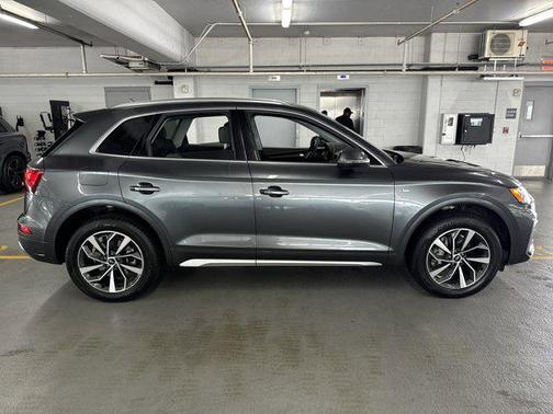 2024 Audi Q5 45 S line Premium