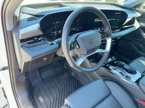 2025 Audi Q6 e-tron Premium Plus quattro