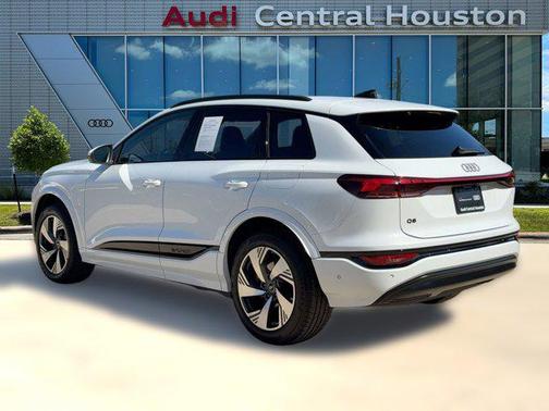 2025 Audi Q6 e-tron Premium Plus quattro