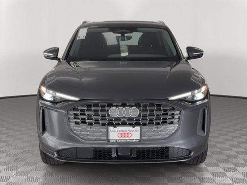 Tambora Gray Metallic 2026 Audi Q5 Premium Plus TFSI quattro S tronic