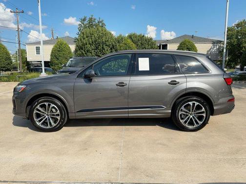 2025 Audi Q7 45 Premium Plus