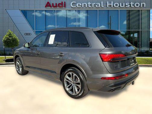 2025 Audi Q7 45 Premium Plus