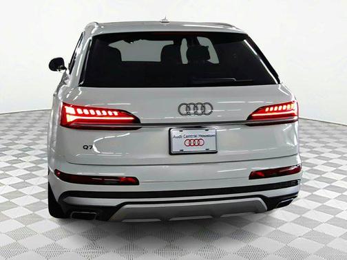 2025 Audi Q7 45 Premium Plus