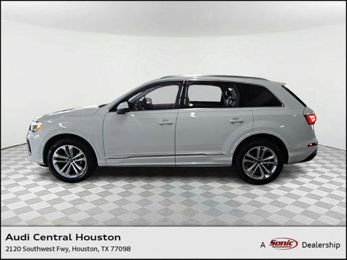 2025 Audi Q7 45 Premium Plus