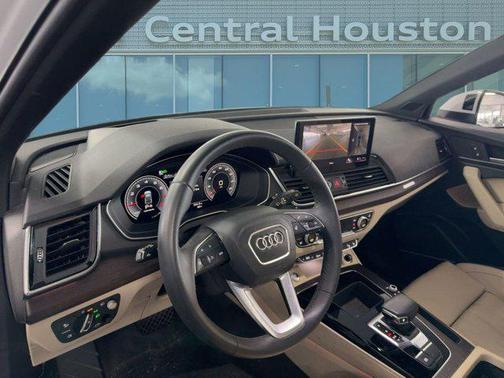 2022 Audi Q5 45 S line Prestige
