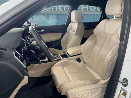 2022 Audi Q5 45 S line Prestige