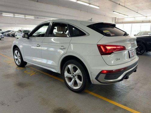 2022 Audi Q5 45 S line Prestige