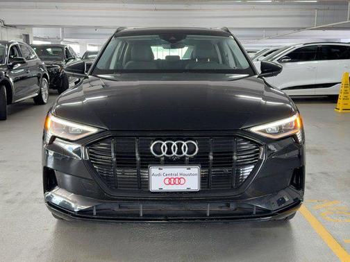 2021 Audi e-tron Premium Plus