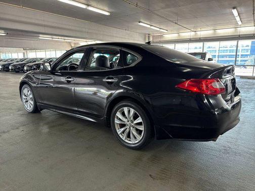 2011 INFINITI M37 Base