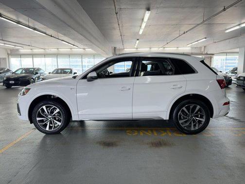 2024 Audi Q5 45 S line Premium Plus