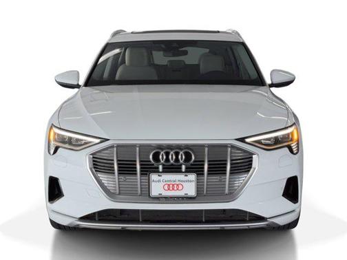 2022 Audi e-tron Premium