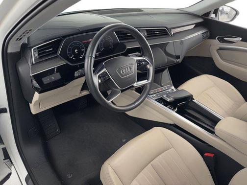 2022 Audi e-tron Premium