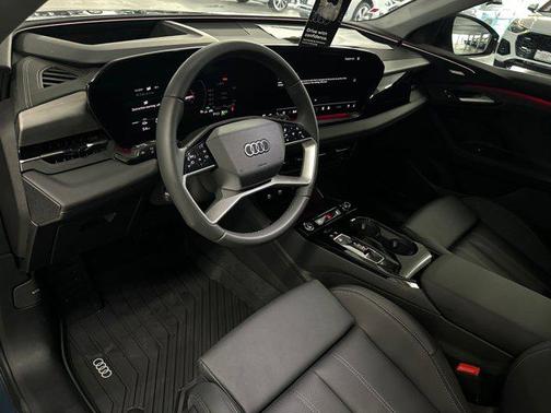 2025 Audi Q6 e-tron Premium Plus quattro