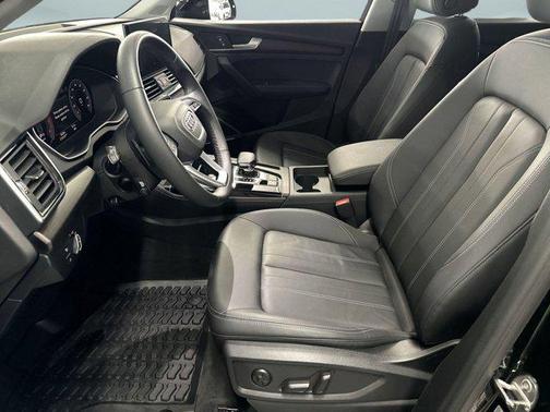 2024 Audi Q5 40 Premium Plus