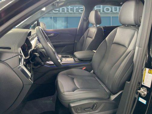 2025 Audi Q7 55 Premium Plus