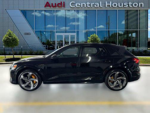 2022 Audi e-tron S Prestige