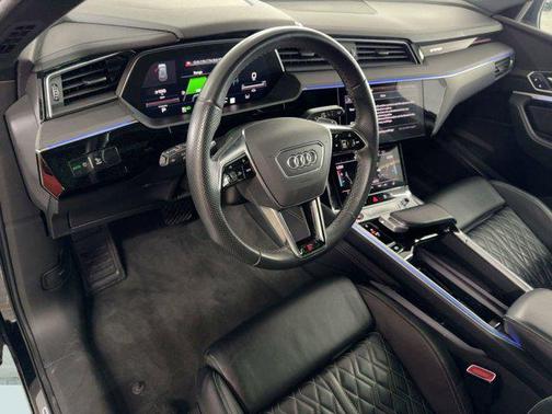 2022 Audi e-tron S Prestige