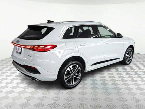 2025 Audi Q5 Premium