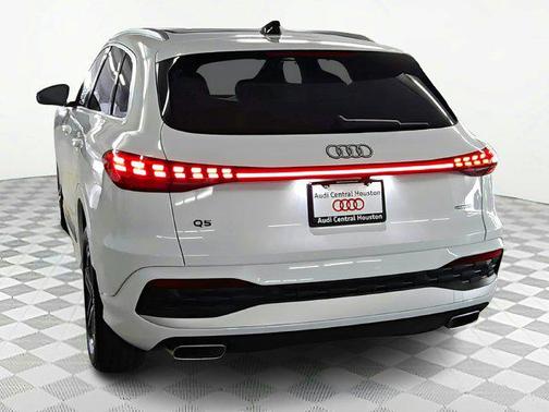 2025 Audi Q5 Premium