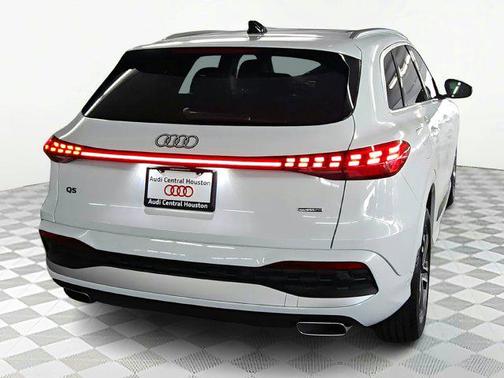 2025 Audi Q5 Premium