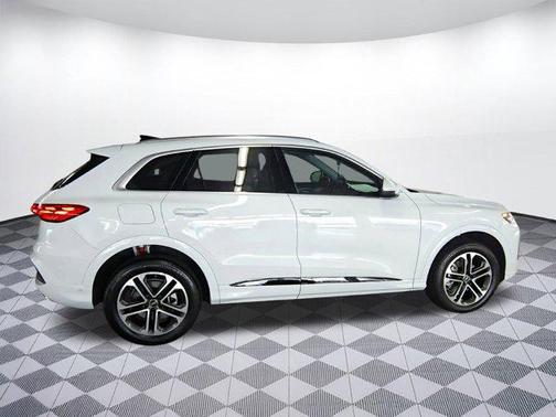 2025 Audi Q5 Premium