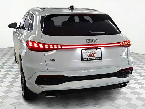 2025 Audi Q5 Premium