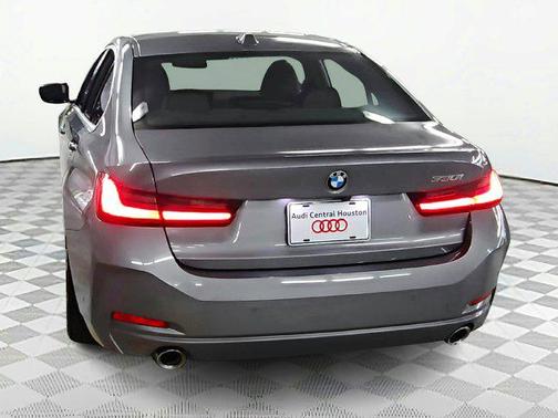 2024 BMW 330 i