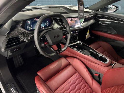 2025 Audi RS e-tron GT performance