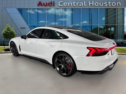 2025 Audi RS e-tron GT performance