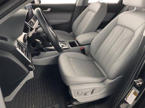 2022 Audi Q5 45 S line Premium