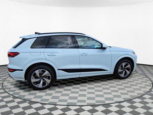 2025 Audi Q6 e-tron Premium Plus quattro