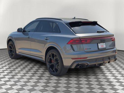 Daytona Gray Pearl Effect 2026 Audi RS Q8 4.0T